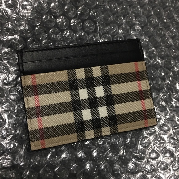 Brand new burberry card holder %100 authentic